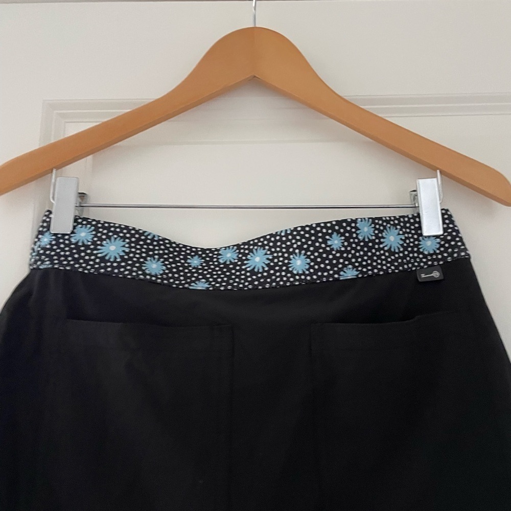 Belyn Key Onyx Moonstruck Floral Ruffle Golf Skort UPF 50 - Picture 8 of 8